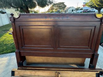 Cal King wood bedroom set