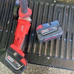 milwakee M28 grinder and saw zall and 3 batterys