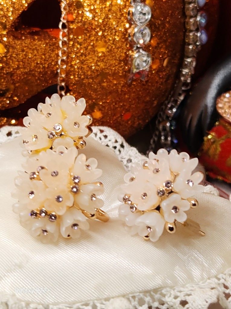 Chic/Beautiful Rose Gold Over Alloy Rhinestone Flower Ring Size 6.5 W/Matching Earrings