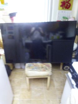 SAMSUNG TV MODEL UN55H6203  55 INCH TV USED DOESNT TURN ON FOR PARTS $30.00 DOLLARS