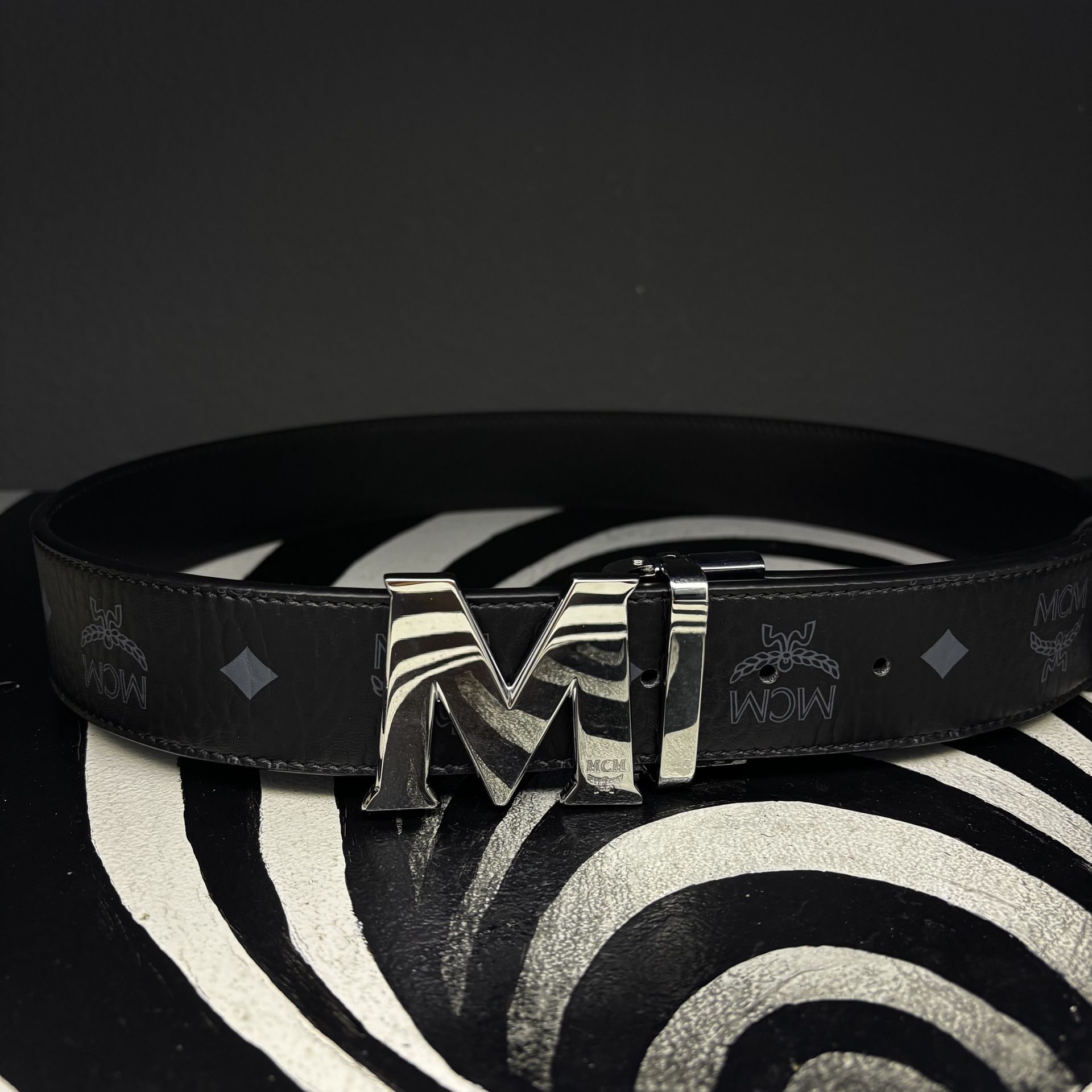 Men’s Silver/Black Luxury Belt | Size 32/80