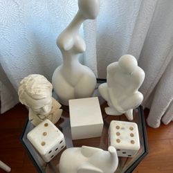 Seven Piece Decoration 