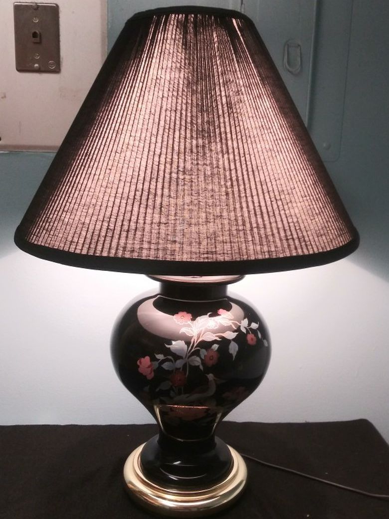 Vintage Asian Ceramic Hand Painted Table Lamp