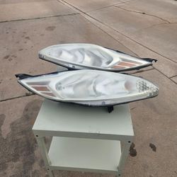 Headlight Assembly (2012 Ford Fiesta)