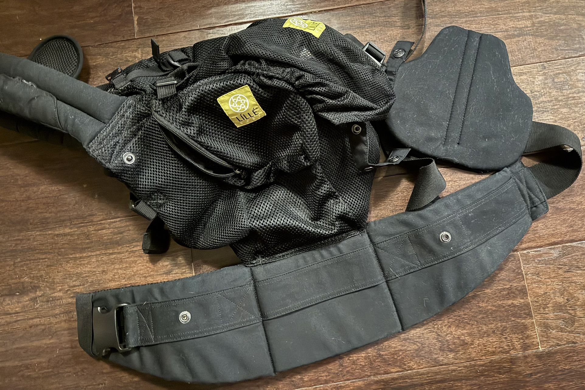 Lille Baby Complete Airflow 6in1 Baby Carrier *LIGHTLY USED*