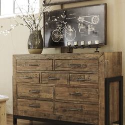 Sommerford 9- Drawer Dresser and 2- 2 Drawer Nightstands