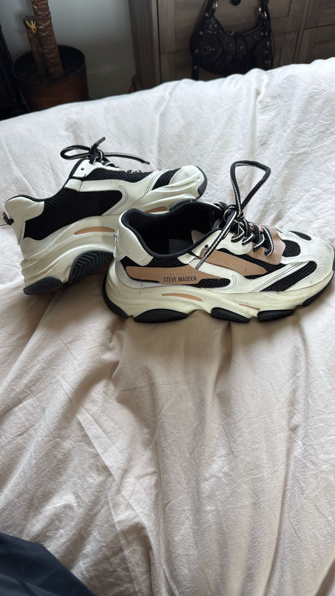 Fall colored Steve Madden Sneakers