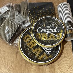 Graduation party table set for 25 parsons 