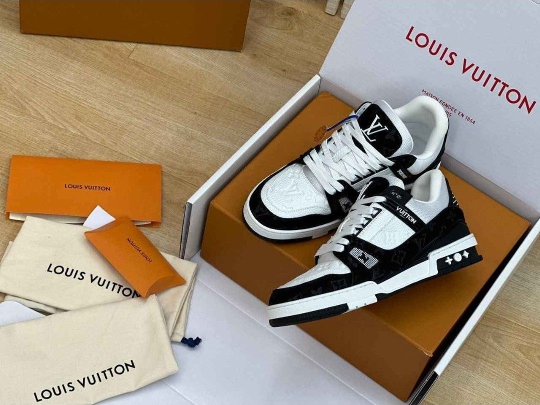 Louis Viutton Trainer Shoes Black And White