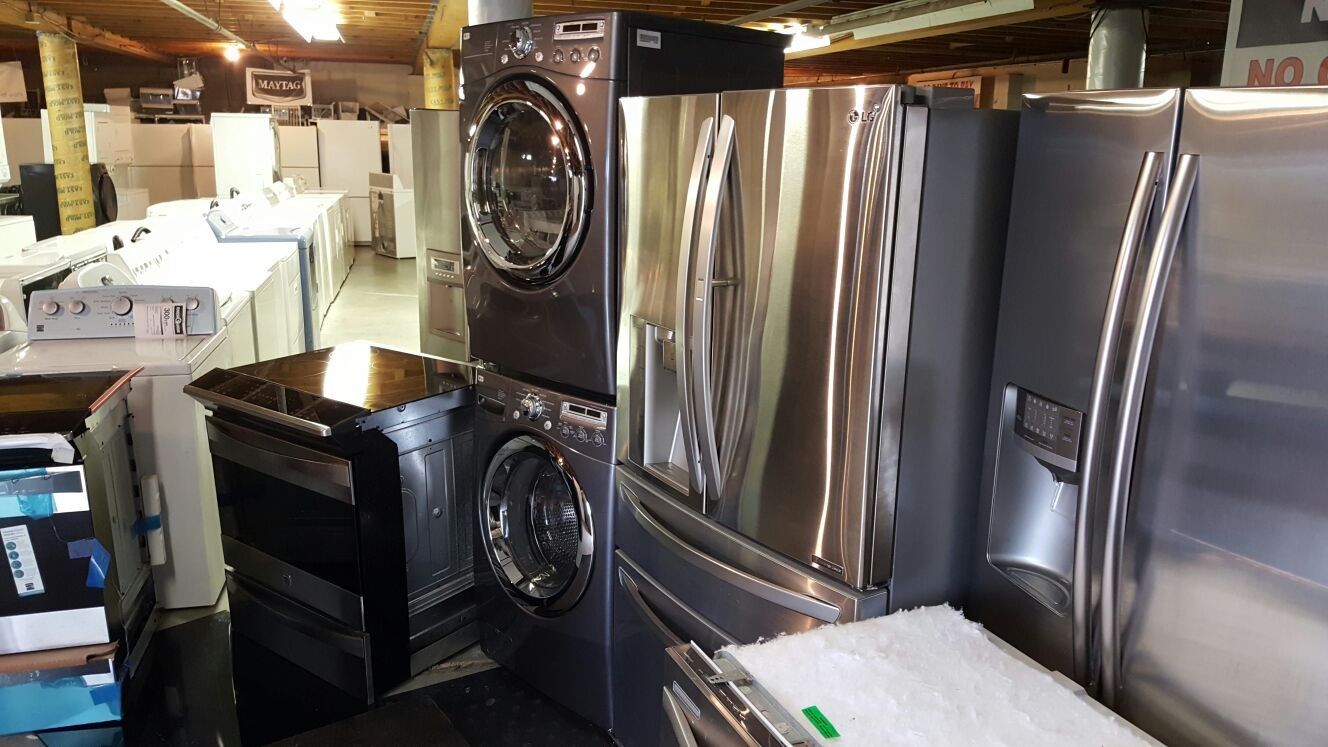 Blow Out Sale lightly used Refrigerators Washer Dryer Oven Stove Stackable Free Warranty Free Financing Available 90day TO Pay