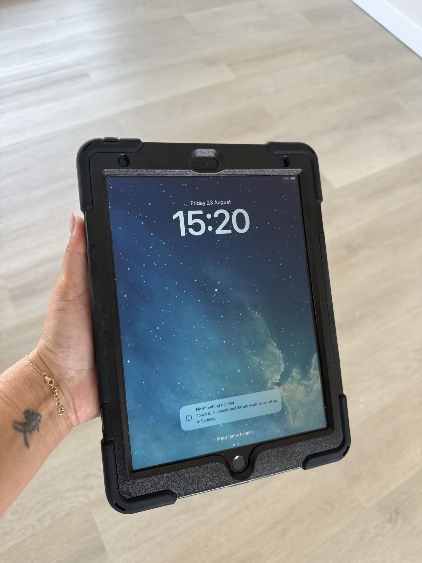 iPad 65GB (9th Generation) Including Case *Like New*