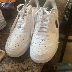 Women’s Nikes Size 7.5 