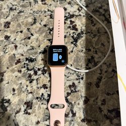 Apple Watch Series 4, 40mm