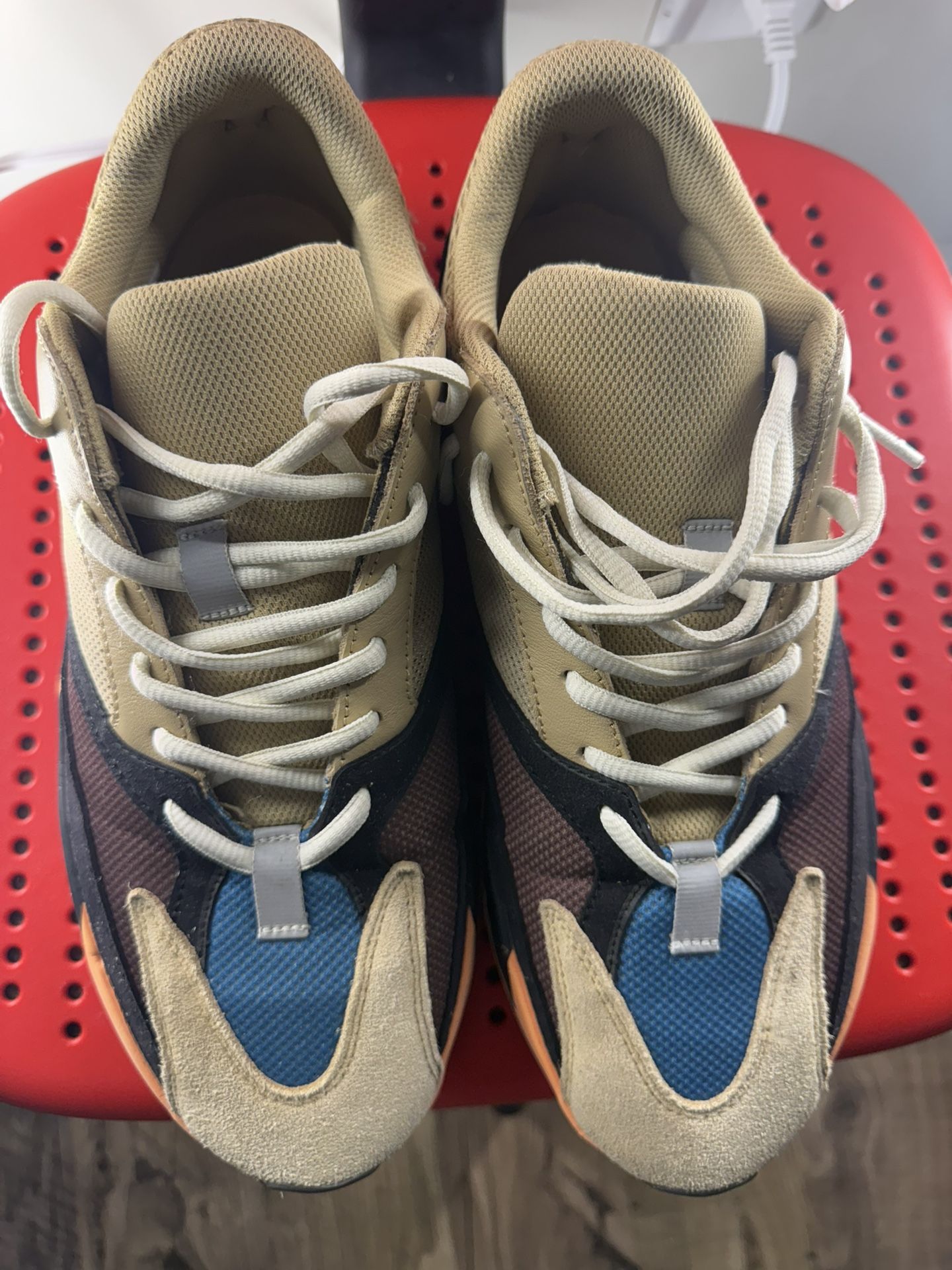 ADIDAS YEEZY 700 BOOST EMBER FLAME