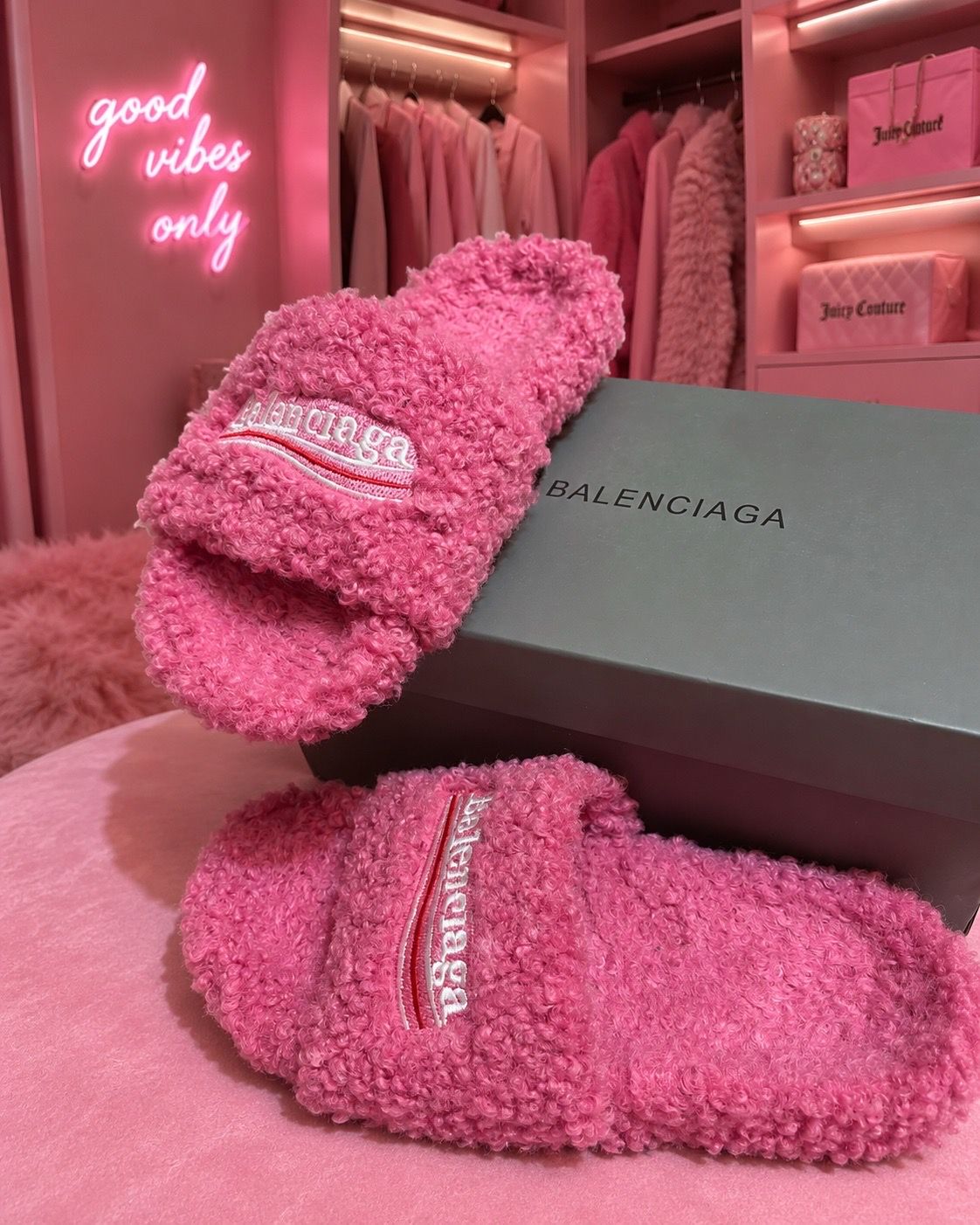 Balenciaga Pink Fuzzy Slides w/ Box 💕 Luxury Cozy Slippers