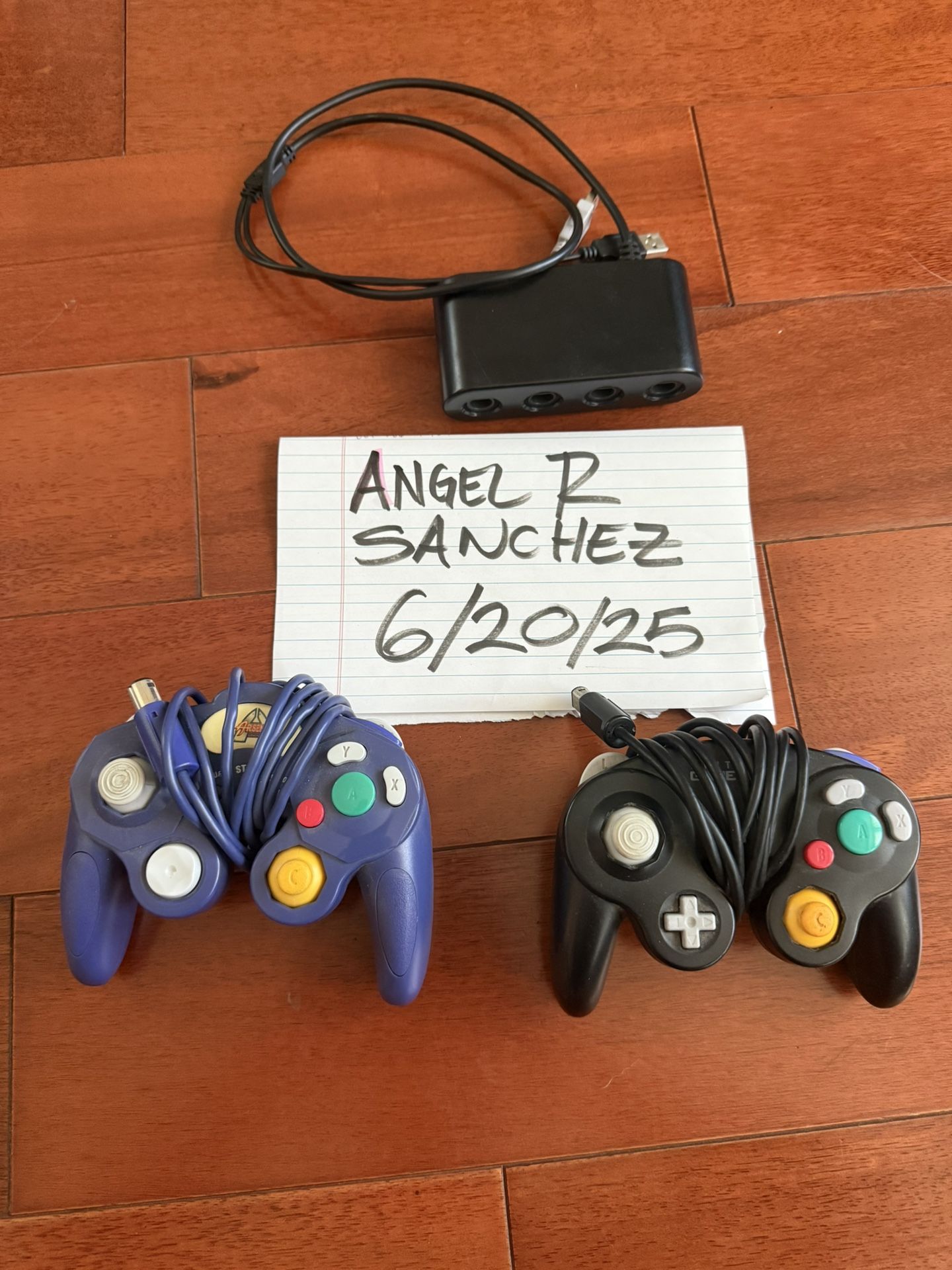 GameCube Controllers & Adapter