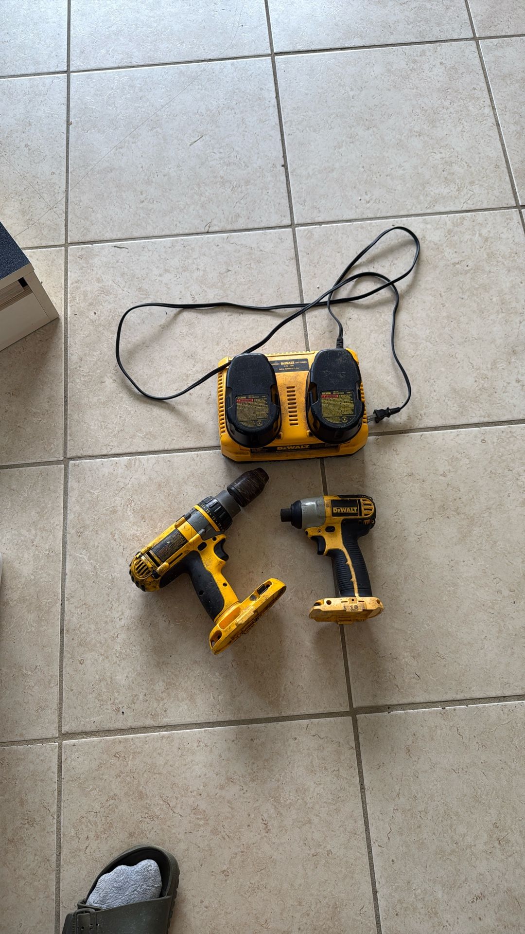 Dewalt 18 Volt Driver And Drill