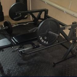 Titan Fitness - Plate Loaded chest Press -  Excellent Condition 