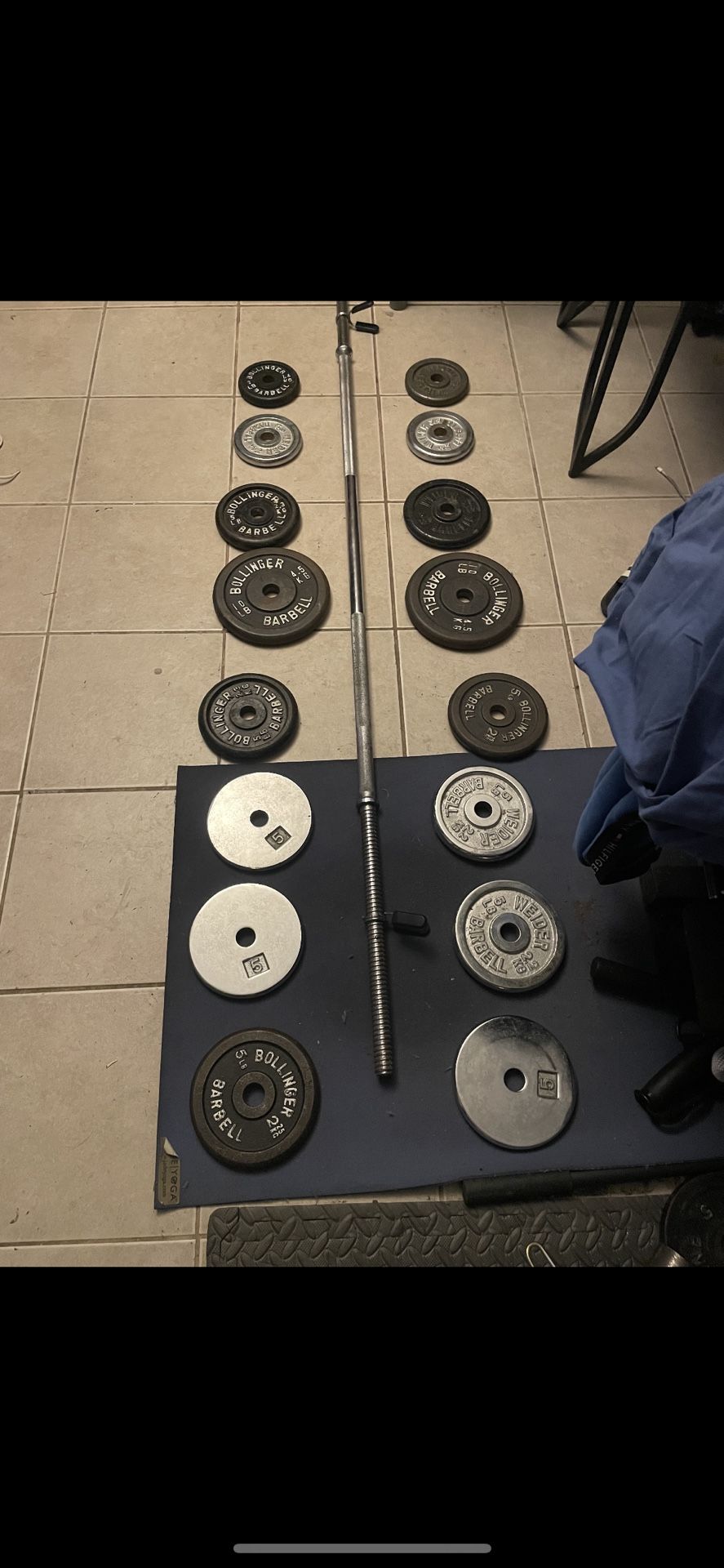 6 Ft Barbell With 82lbs Of Weights