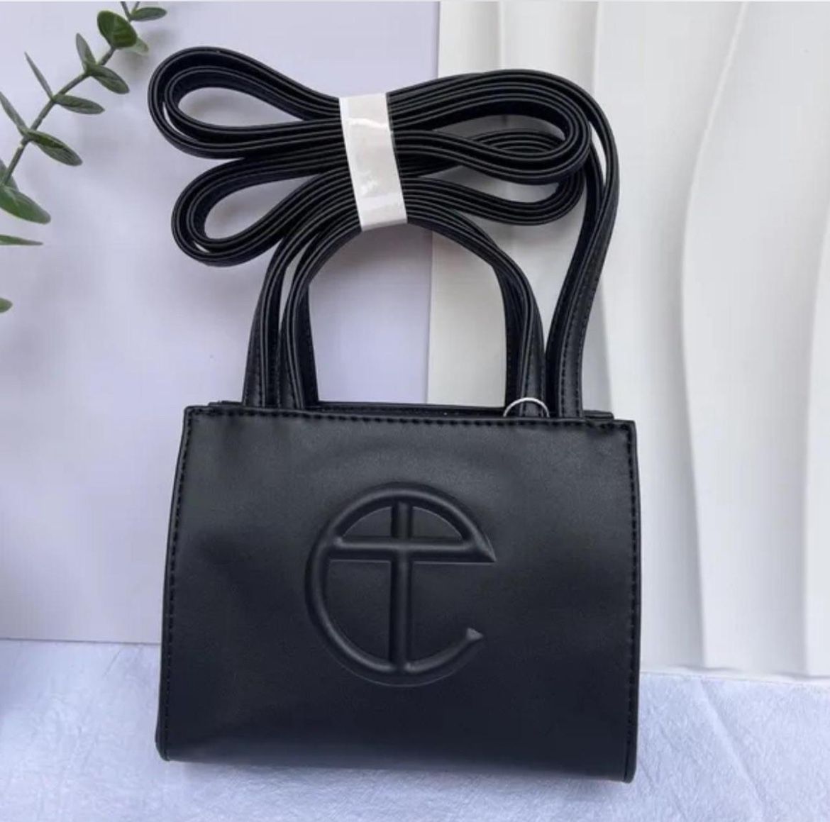 telfar bag (B)