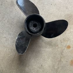 boat engine prop 13x19 pitch 