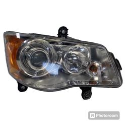 2008 2016 DODGE GRAND CARAVAN TOWN & COUNTRY RIGHT XENON HEADLIGHT OEM