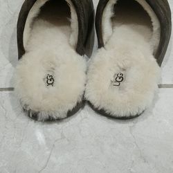 Ugg AUSTRALIA SCUFFETE Size 8 Women