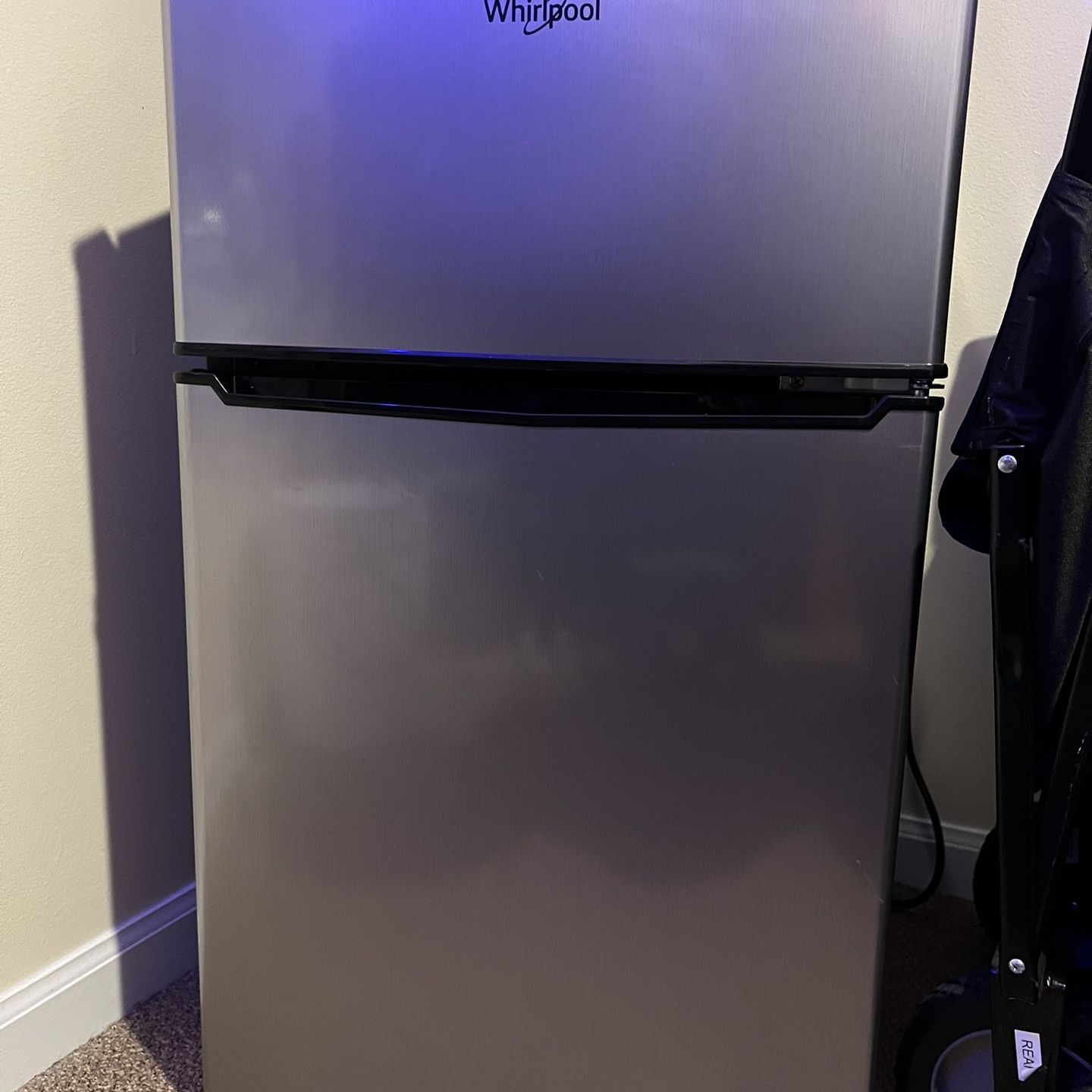 Whirlpool Mini Fridge W/ Top Freezer 