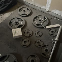 Fitness Gear Weight Set  390lb Sold With Power Rack And Bench Or Sold Separate 