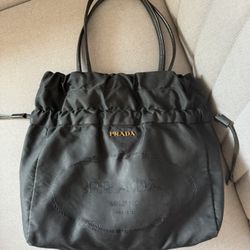 Auth PRADA  gathered nylon bag black-Good