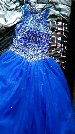 Quinceanera dress With crown & bouque size 6 $250