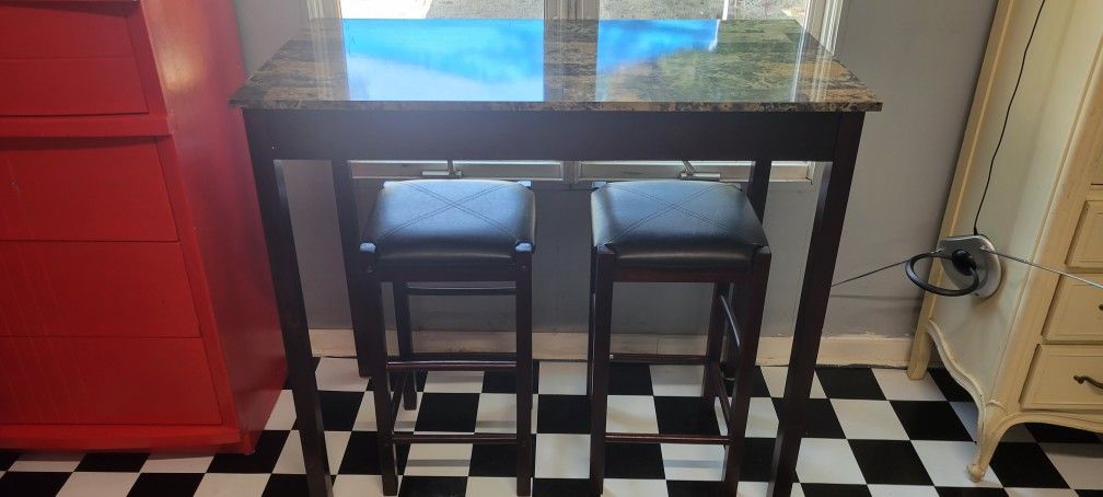 Hightable w/stools