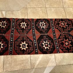 Gorgeous Hand-Knotted Wool Runner Rug