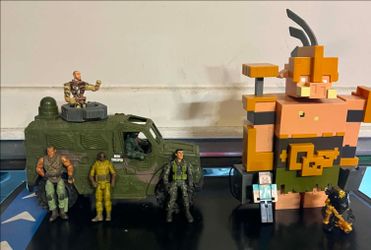 Minecraft Legends Great Hog and Lanard The Corps! Action Figure Lot