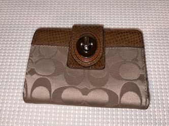 Coach woman’s wallet