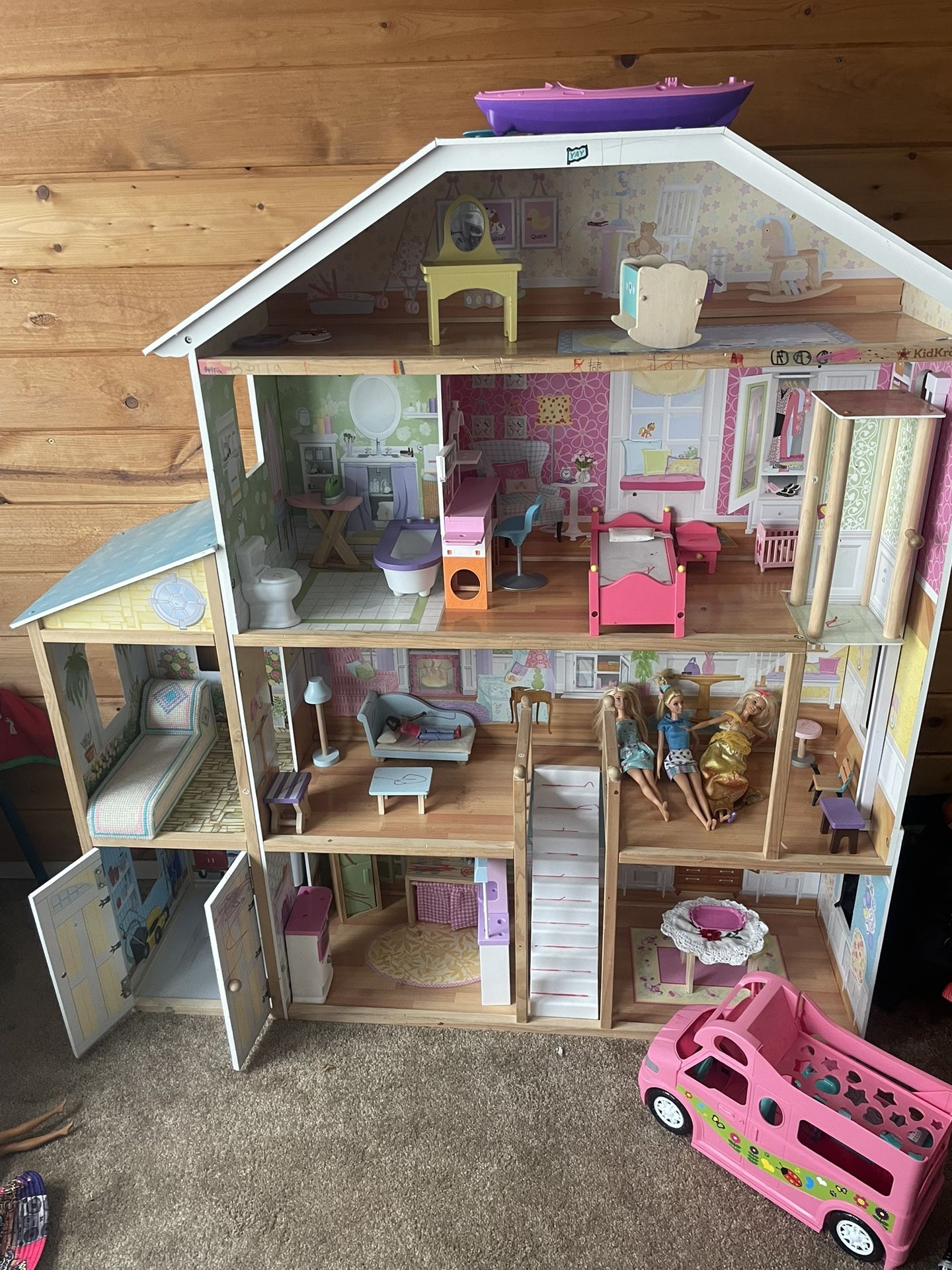 Doll/ Barbie House