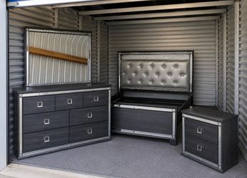 Bedroom set