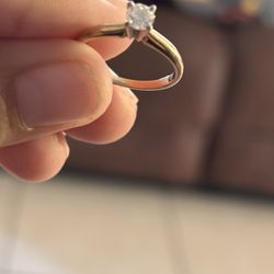 14k Diamond Ring 