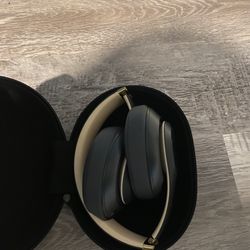 Beats Headphones Pro 