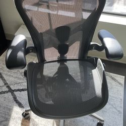 [Mint, Full Spec] Herman Miller Aeron Chair, Latest Version