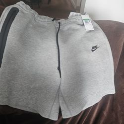 Gray Tech Fleece Shorts Xl