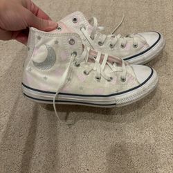 Girls Heart Converse Size 2