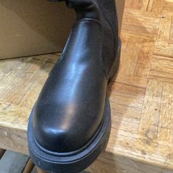 Q brand New Black Winter Boots Size. 8
