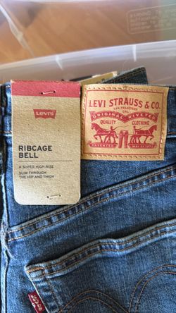 Levi’s Ribcage Bell Jeans Women’s 27x32 High Rise Flare Blue Denim NWT