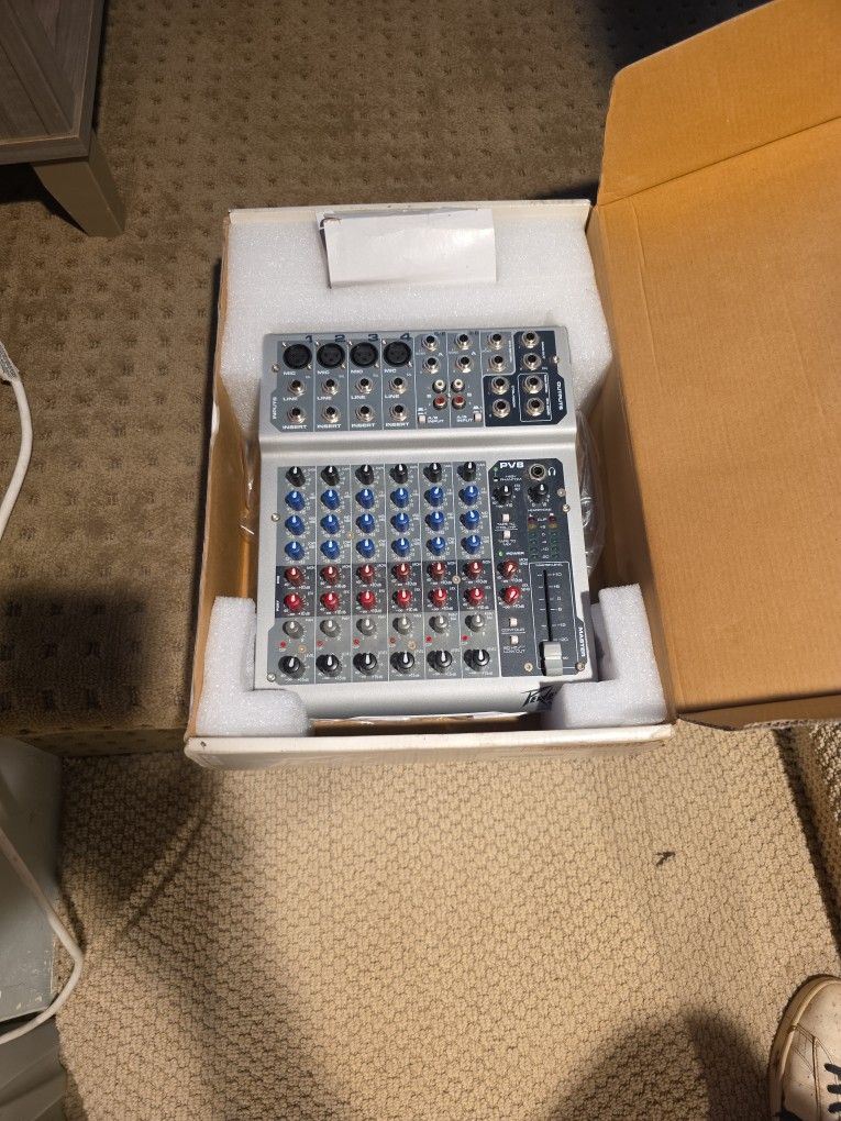 Peavey PV8 8 Channel Mixer