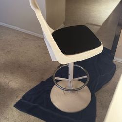 Bar Stool From The 1960’s - 1970s. Metal Frame Plastic Seat