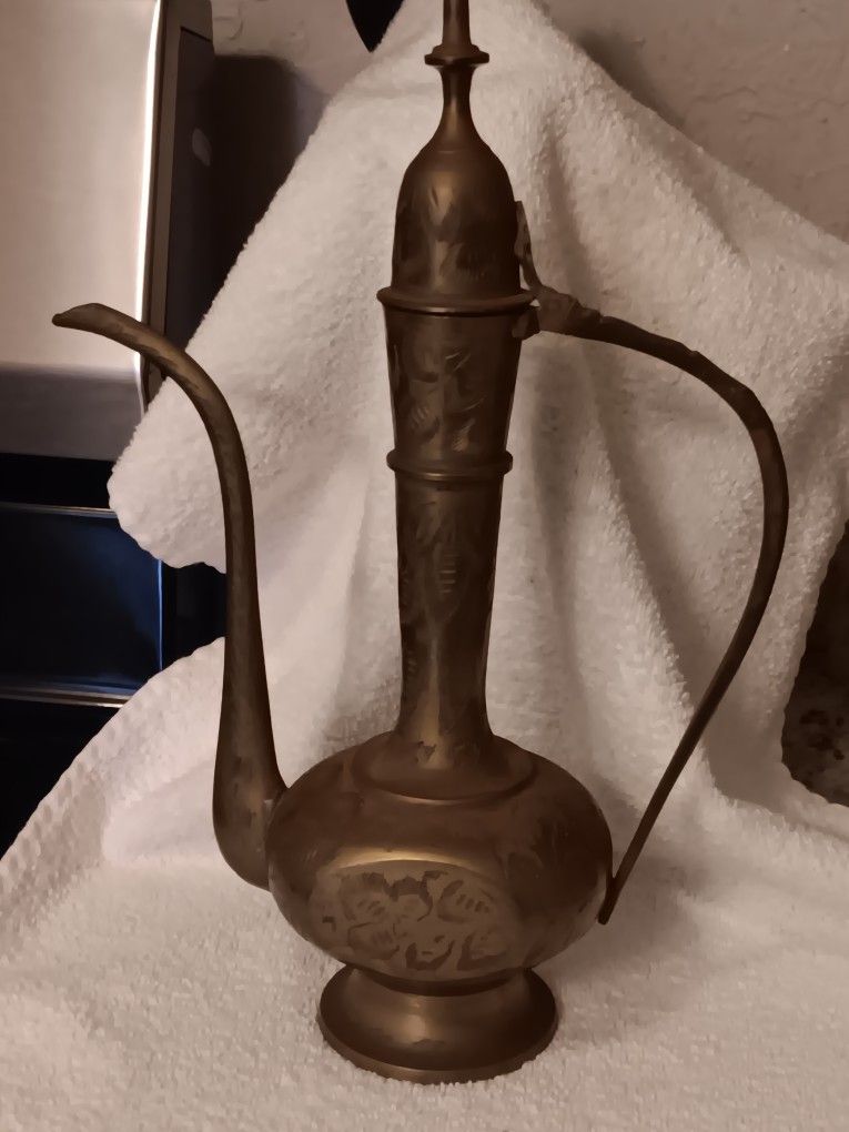 Vintage Brass Genie Lamp / Moroccan Teapot 12" Tall