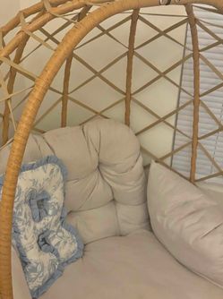 Whicker egg chair : almost never used