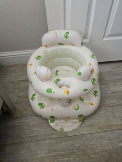 Inflatable baby seat