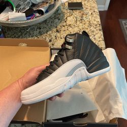 Jordan 12 Playoffs Size 7 Youth DS 